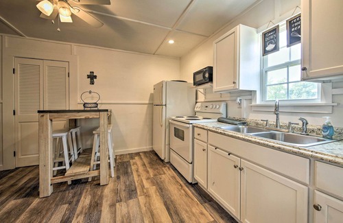 Canyon Lake Cottage | Pet-Friendly Canyon Lake Studio: Fish, Boat, Relax