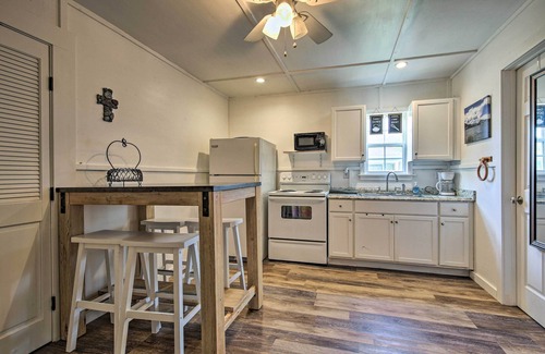 Canyon Lake Cottage | Pet-Friendly Canyon Lake Studio: Fish, Boat, Relax