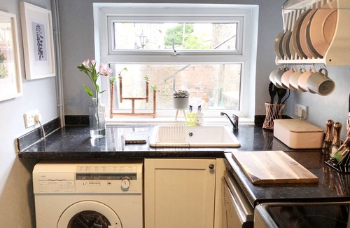 Margam Cottage | Pet-friendly character cottage at the foot of the Brecon Beacons National Park