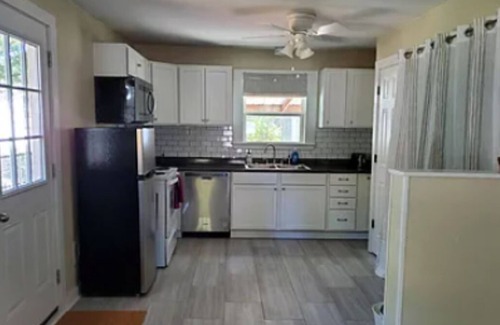 Temple House | Pet friendly! Close to Temple hospitals.