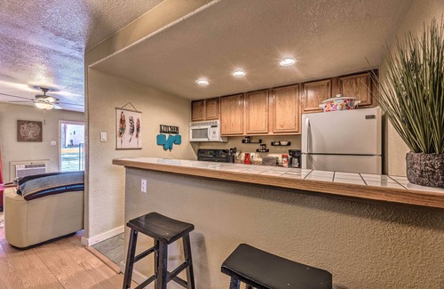 Ruidoso Condo | Pet-Friendly Condo - 2 Mi to Ruidoso Downs!