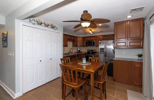 Osage Beach Condo | Pet-Friendly Condo at MM-19 w/Boat Slip & Lake Views