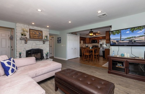 Osage Beach Condo | Pet-Friendly Condo at MM-19 w/Boat Slip & Lake Views