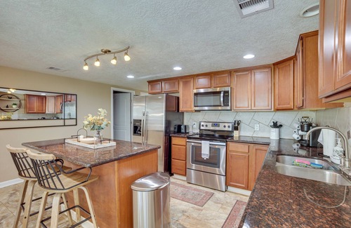 College Park House | Pet-Friendly Conroe Hideaway w/Porch & Fire Pit