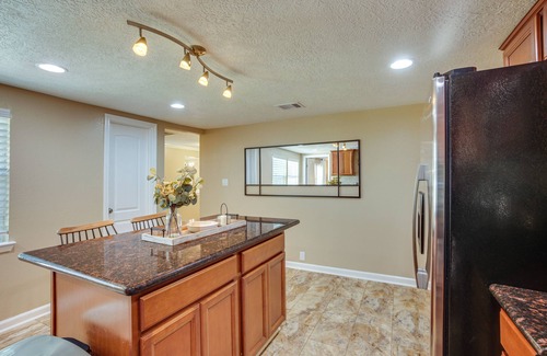 College Park House | Pet-Friendly Conroe Hideaway w/Porch & Fire Pit