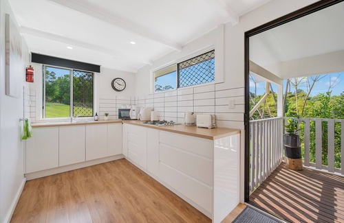 Woombye Cabin | Pet friendly cozy cabin on acreage