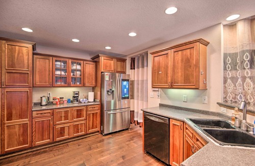 Des Moines House | Pet-Friendly Des Moines Home w/Fenced Yard!
