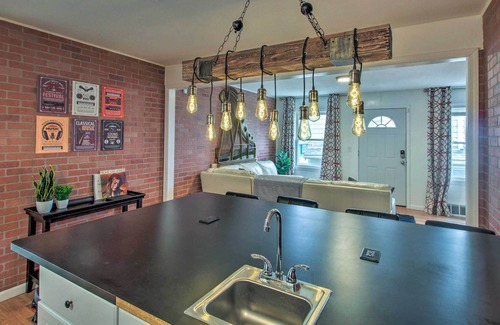 Rosedale Apartment | Pet-Friendly Duplex Home Near Downtown KC!