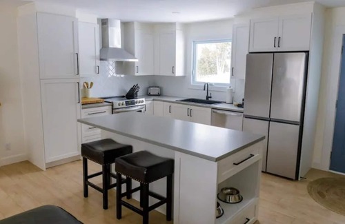 Knowlton House | Pet friendly entire home |The House on James