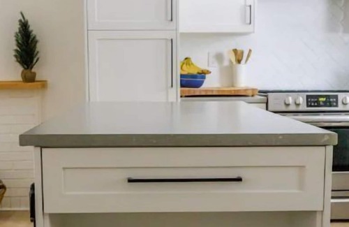 Knowlton House | Pet friendly entire home |The House on James