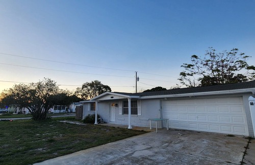 Bayonet Point House | Pet Friendly Family Home With all Loved Appliances.