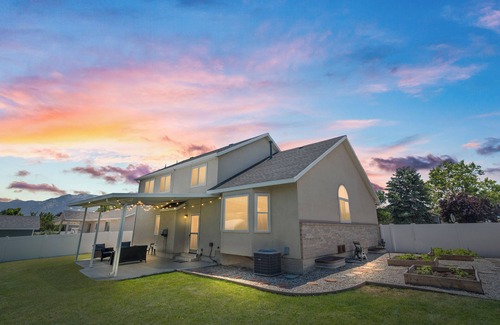 South Jordan House | Pet Friendly, Fireplace, 17Mi to Snowbird Ski