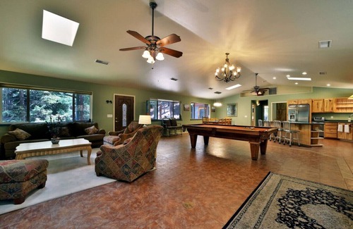 Prescott House | Pet Friendly *Fireplace *Grill *Family Friendly