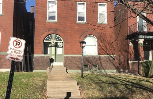 Benton Park House | Pet Friendly First Floor 2 Bedroom Apartment