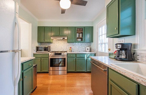 Decatur Heights House | Pet-friendly, freshly renovated, 2 bd/2.5 bath townhome in Decatur!