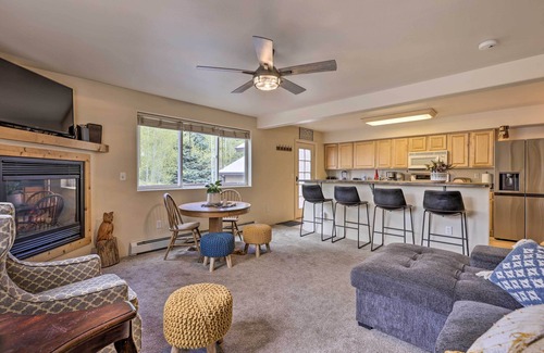 Frisco House | Pet-Friendly Frisco Home w/Deck - Walk to Main St