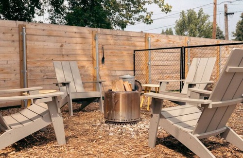 Duluth House | Pet Friendly, Fully Fenced Yard ☀️🌊🌾👙🐾