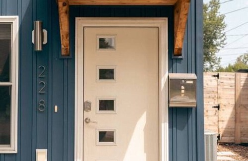 Duluth House | Pet Friendly, Fully Fenced Yard ☀️🌊🌾👙🐾
