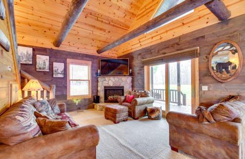 Garrison House | Pet-Friendly Garrison Retreat