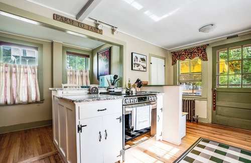 East Haddam House | Pet-Friendly Getaway in Historic East Haddam Homenn