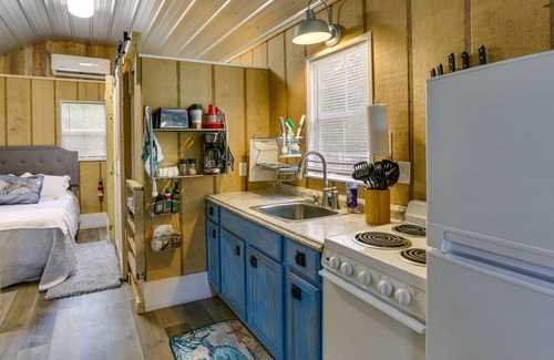 Perry Apartment | Pet-Friendly Gulf Coast Rental Near Keaton Beach!