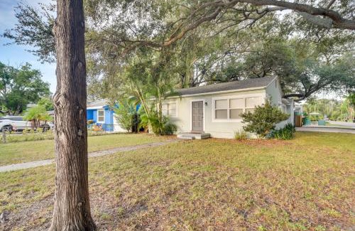 Bayview House | Pet-Friendly Gulfport Home Walkable Location!