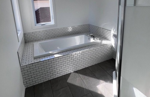 Hull Apartment | Pet Friendly Home, 10 Mins from Downtown Ottawa