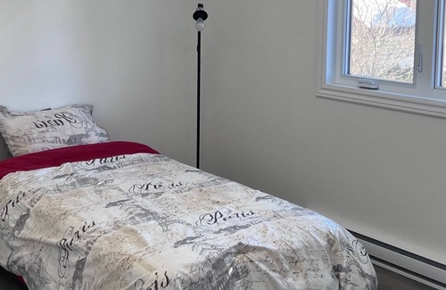 Hull Apartment | Pet Friendly Home, 10 Mins from Downtown Ottawa