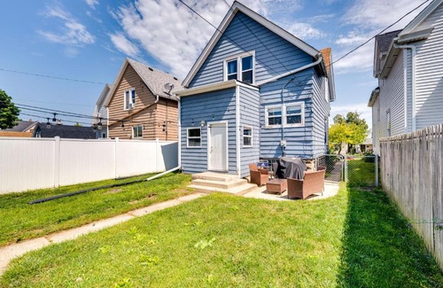 Milwaukee House | Pet-Friendly Home - 6 Mi to Downtown Milwaukee!