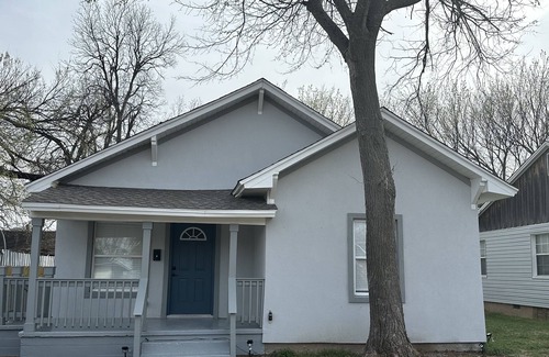 Lawton House | Pet friendly home; adjustable beds; near shopping and restaurants