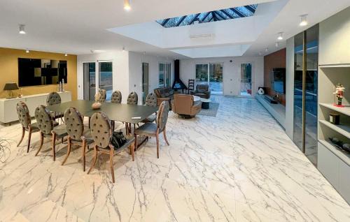 Gouvieux House | Pet Friendly Home In Gouvieux