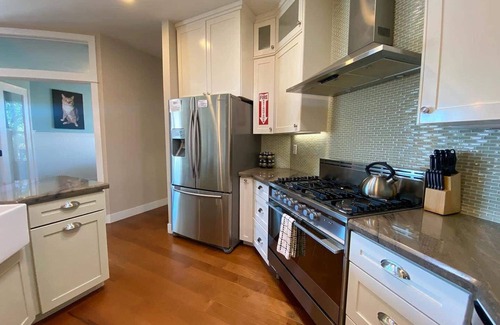 Kanab House | Pet-Friendly Home in Kanab with red rock views.