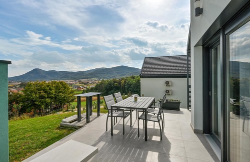 Varazdin House | Pet friendly home in Margecan