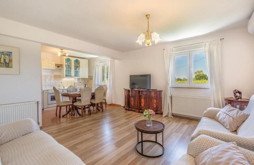 Lovrec House | Pet Friendly Home In Studenci