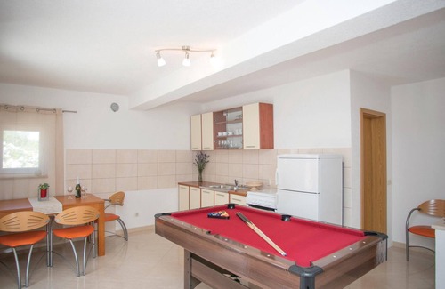 Rastovac House | Pet friendly home in Zagvozd with WiFi