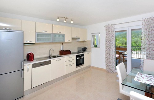 Rastovac House | Pet friendly home in Zagvozd with WiFi