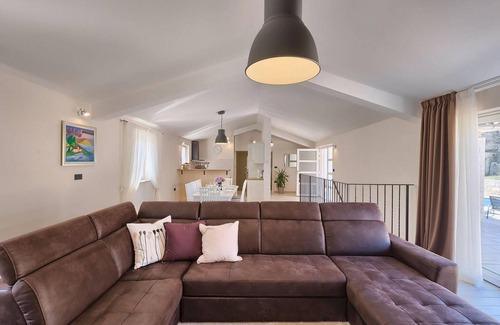 Katun Lindarski House | Pet friendly home in Zminj with sauna