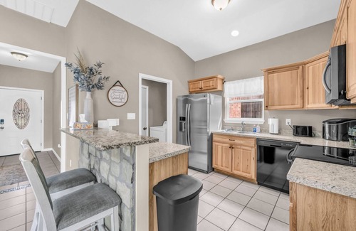 Weatherford House | Pet Friendly Home near Downtown Weatherford! Bring the Family, Relax & Enjoy!