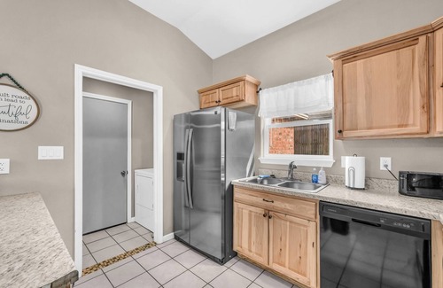 Weatherford House | Pet Friendly Home near Downtown Weatherford! Bring the Family, Relax & Enjoy!