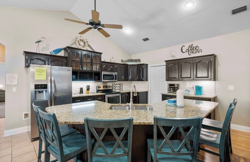 Navarre House | Pet Friendly Home, Steps to the Santa Rosa Sound!