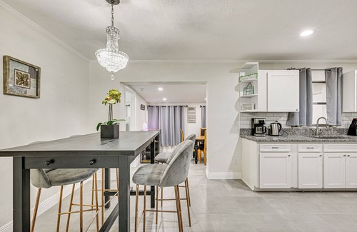 Seffner Community Alliance House | Pet-Friendly Home w/Lanais, Near Dtwn Tampa!