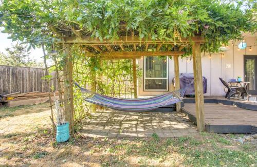 Springfield House | Pet-Friendly Home with Grill, 2 Mi to Autzen Stadium