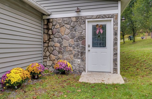 Honeoye Cottage | Pet-friendly Honeoye Cottage Rental: Walk to Lake!