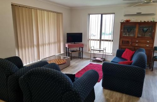 Port Elliot House | Pet Friendly in Port Elliot