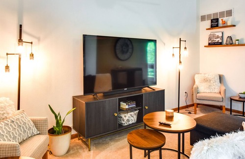 Weber House | Pet-Friendly Iowa City Home with Backyard & Deck!