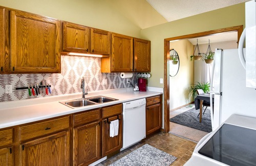 Weber House | Pet-Friendly Iowa City Home with Backyard & Deck!