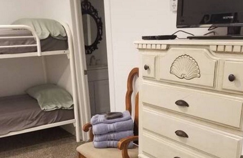 Layton House | Pet Friendly King Suite w/Private Bath & Waffles