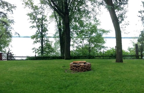 Chippewa Falls Cabin | Pet Friendly ~ Lakefront Getaway