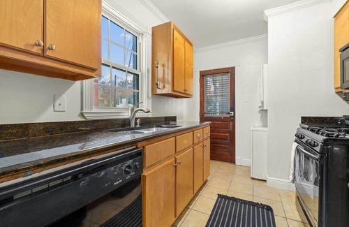 Mobile Condo | Pet-Friendly Mobile Condo ~ 4 Mi to Downtown!