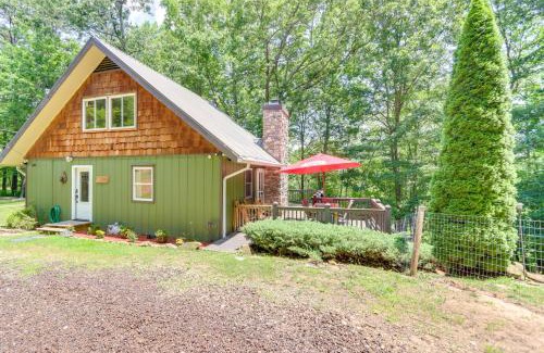 Murphy House | Pet-Friendly Murphy Home Grilling Deck and Fire Pit